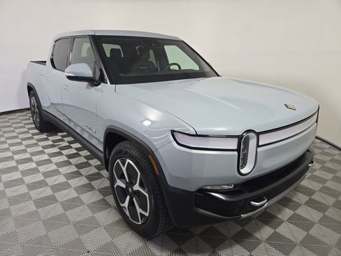 Used 2024 Rivian R1T Adventure image 7