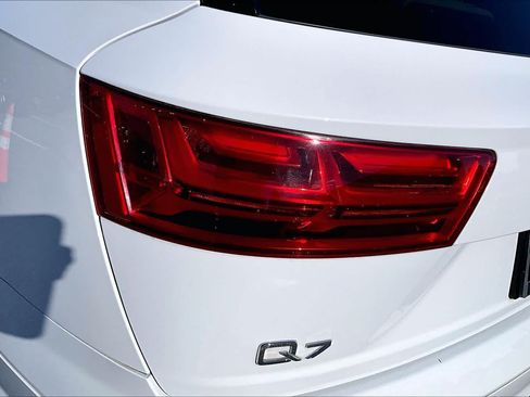 Used 2019 Audi Q7 3.0T Prestige AWD/4WD image 29