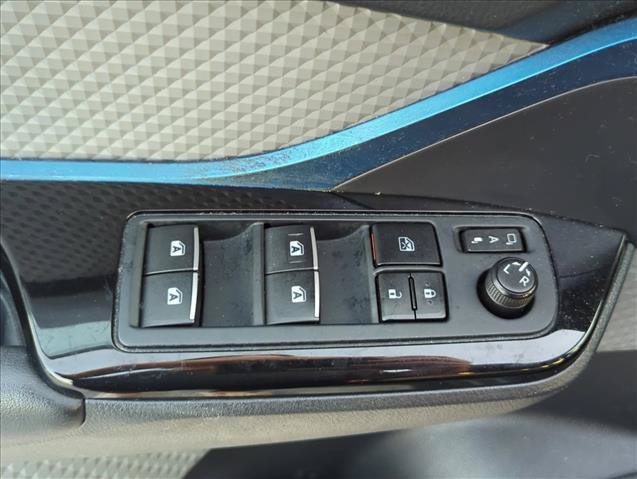 Used 2019 Toyota C-HR XLE FWD image 10