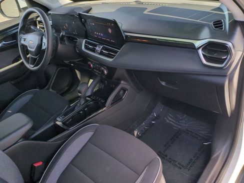 Used 2025 Chevrolet TrailBlazer LT FWD image 32