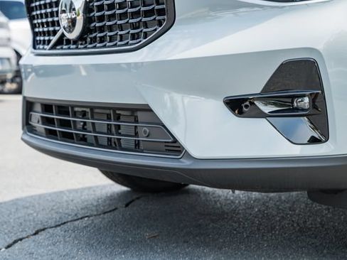 New 2026 Volvo XC40 B5 Plus w/ Climate Package AWD/4WD image 15