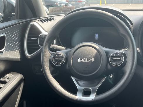Used 2025 Kia Soul LX w/ LX Technology Package FWD image 26