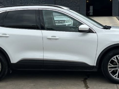 Used 2020 Ford Escape SEL image 11