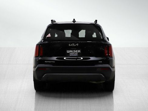 Used 2023 Kia Sorento S w/ Panoramic Sunroof Package image 4