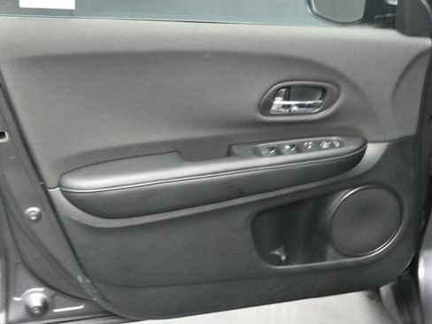 Used 2019 Honda HR-V LX image 14
