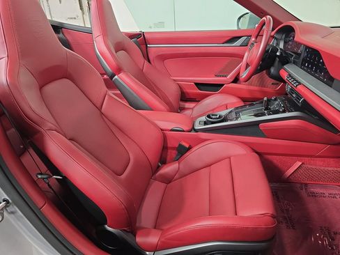 Certified 2025 Porsche 911 Carrera RWD image 27