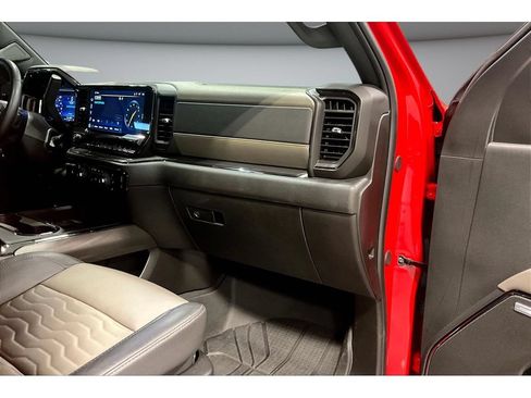 Used 2024 Chevrolet Silverado 2500 ZR2 w/ Technology Package AWD/4WD image 48