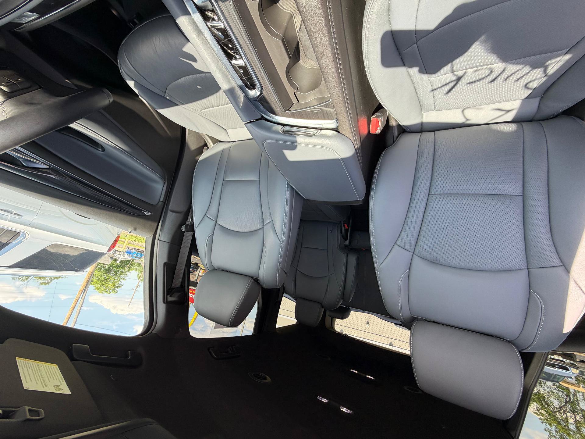 Used 2023 Buick Enclave Essence FWD image 10