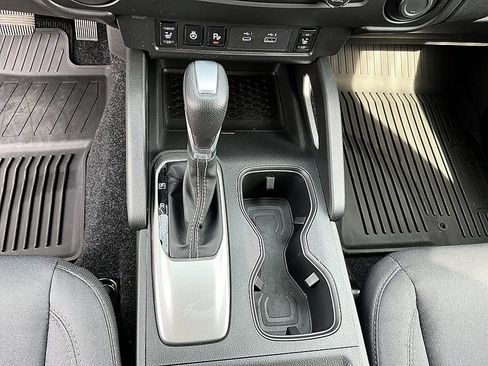 Certified 2025 Nissan Frontier SV w/ SV Convenience Package RWD image 19