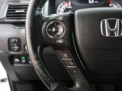 Used 2018 Honda Pilot Touring image 23
