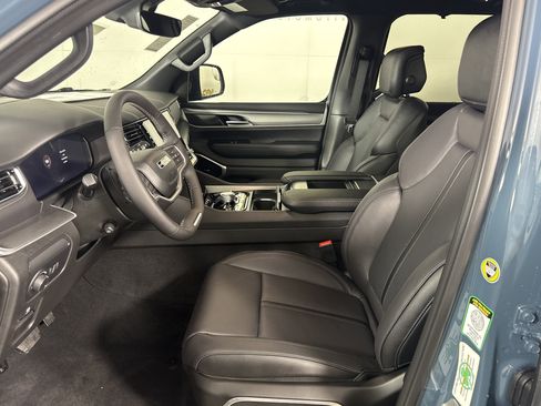 New 2026 Jeep Grand Wagoneer L Limited AWD/4WD image 12