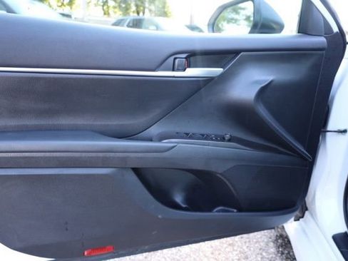 Used 2024 Toyota Camry SE image 20