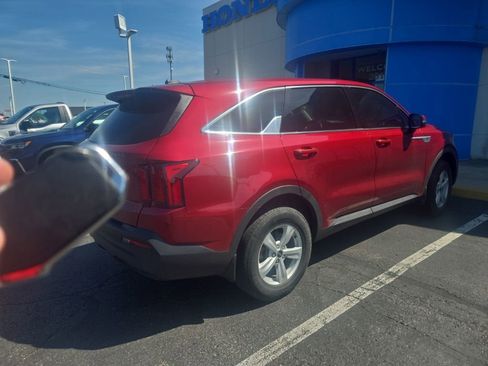 Used 2022 Kia Sorento LX AWD/4WD image 10