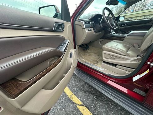 Used 2016 Chevrolet Suburban LT w/ Luxury Package image 16