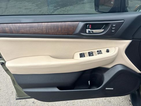 Used 2017 Subaru Outback 2.5i Limited image 16