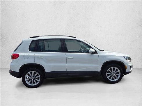 Used 2018 Volkswagen Tiguan Limited w/ Premium Package FWD image 4