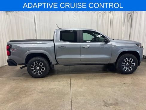Used 2026 Chevrolet Colorado Z71 w/ Technology Package AWD/4WD image 2