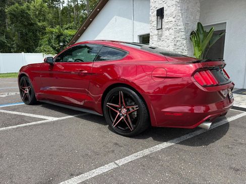 Used 2017 Ford Mustang Coupe RWD image 3