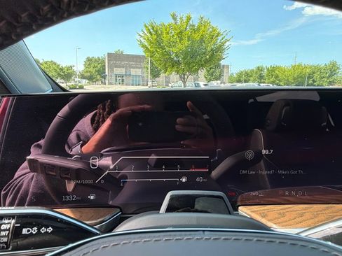 Used 2026 Cadillac Escalade Platinum Sport w/ LPO, ONYX Package AWD/4WD image 19