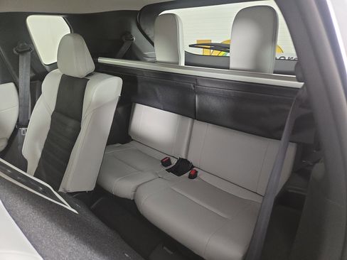 New 2025 Mitsubishi Outlander SE image 12