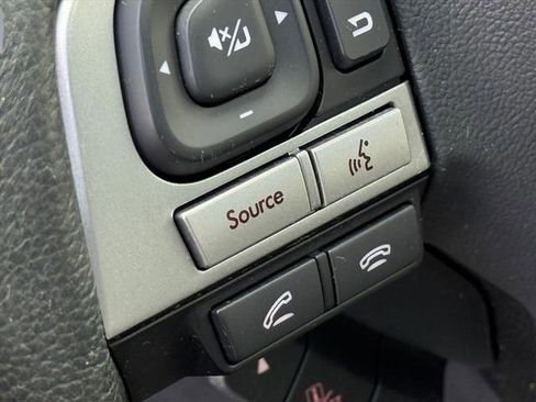 Used 2017 Subaru Outback 3.6R Limited image 13