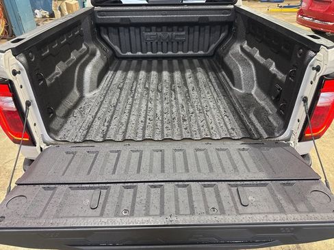 New 2026 GMC Canyon Elevation w/ Convenience Package image 13