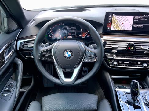 Used 2023 BMW 530i w/ Premium Package RWD image 5