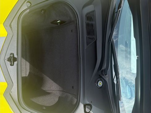 Used 2022 Chevrolet Corvette Stingray Premium Conv w/ Z51 Performance Package RWD image 10