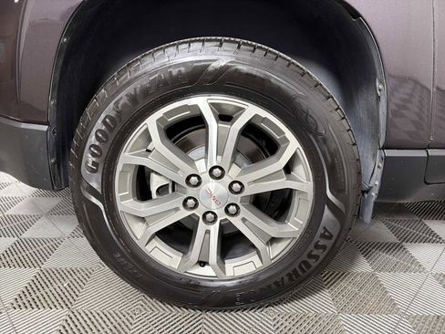 Used 2015 GMC Acadia SLT image 15