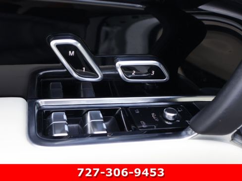 Used 2024 Land Rover Range Rover SE AWD/4WD image 15