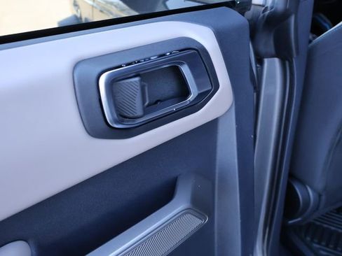 Used 2021 Ford Bronco Wildtrak image 12