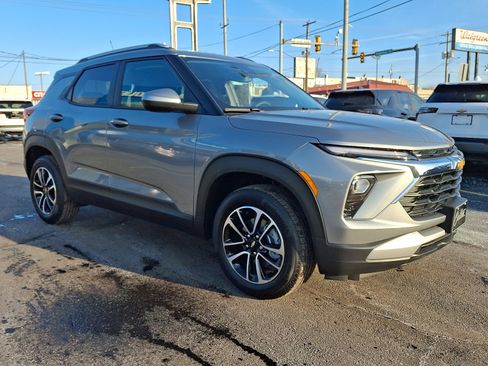 New 2026 Chevrolet TrailBlazer LT w/ Convenience Package AWD/4WD image 2