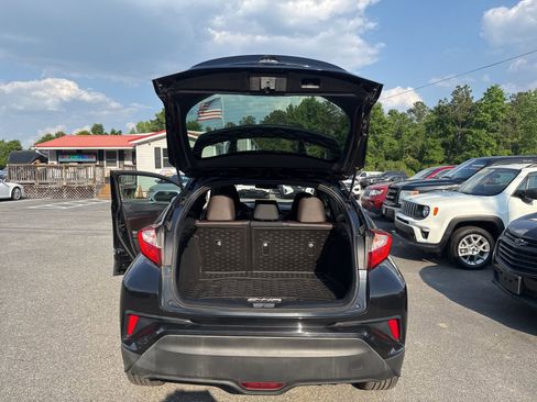 Used 2019 Toyota C-HR Limited FWD image 15