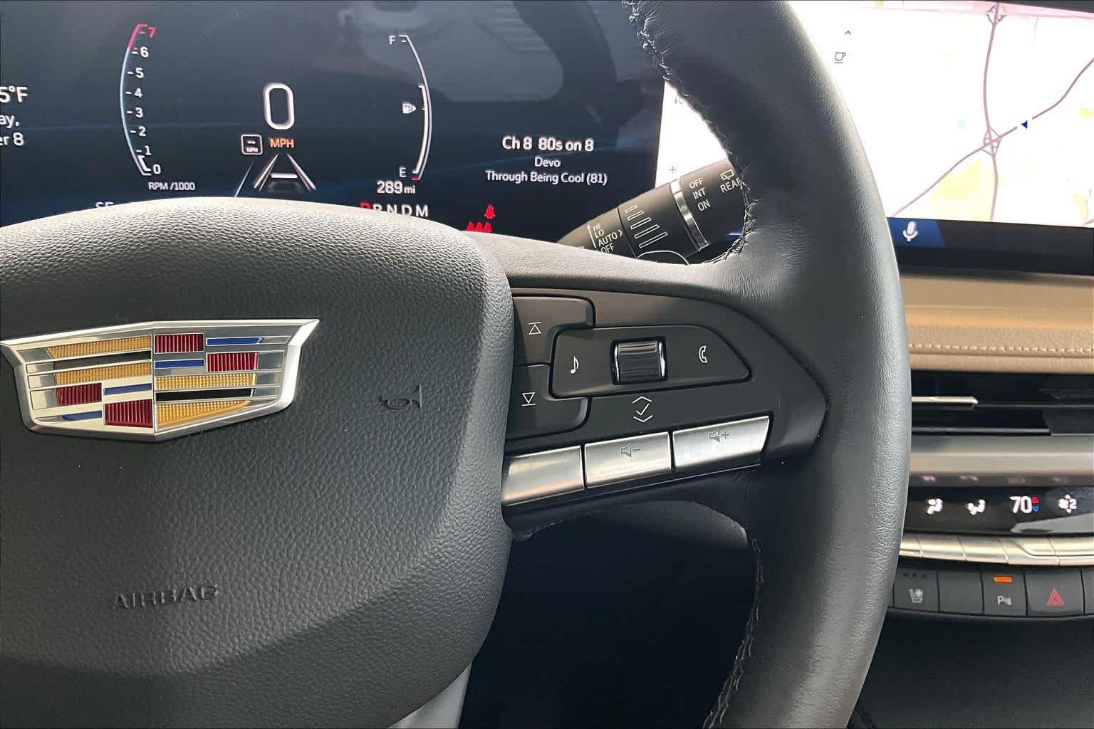 Used 2024 Cadillac XT4 Premium Luxury FWD image 17