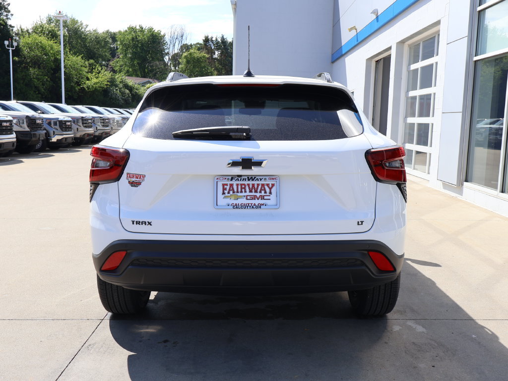 New 2026 Chevrolet Trax LT w/ Driver Confidence Package FWD image 9