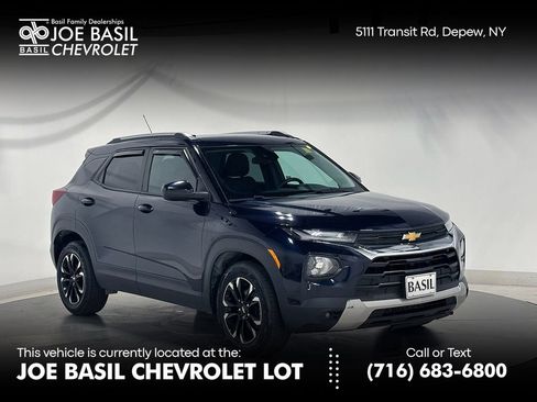 Used 2021 Chevrolet TrailBlazer LT FWD image 1