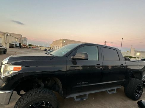 Used 2017 Toyota Tundra SR5 w/ SR5 Upgrade Package AWD/4WD image 7