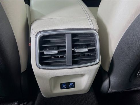 Used 2024 Genesis G70 2.5T image 25