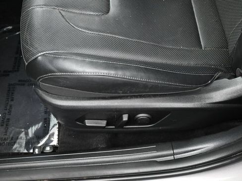 Used 2022 Hyundai Elantra Limited FWD image 17