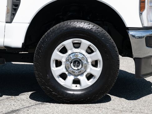 Used 2024 Ford F250 XLT image 11