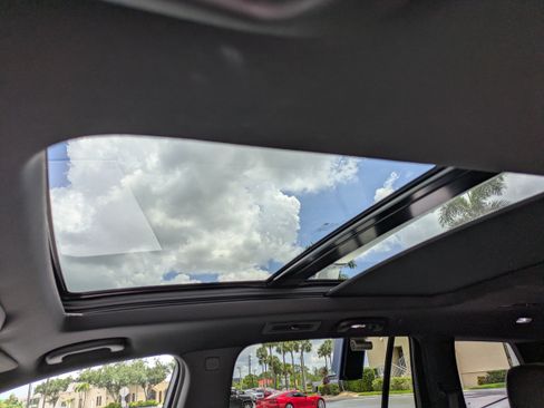 Certified 2023 Cadillac XT6 Premium Luxury FWD image 19