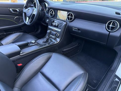 Used 2014 Mercedes-Benz SLK 250 image 18
