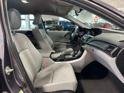 Used 2014 Honda Accord LX image 30