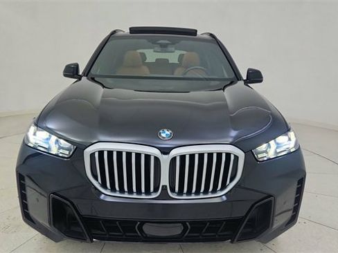 Used 2025 BMW X5 sDrive40i w/ M Sport Package image 13