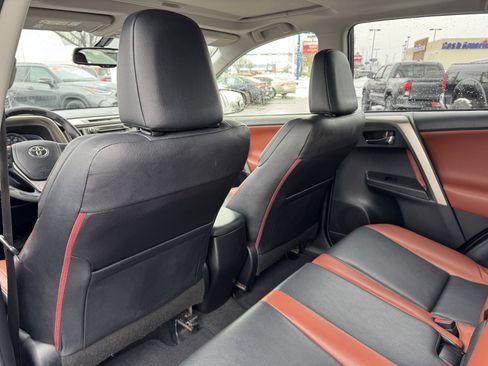 Used 2014 Toyota RAV4 Limited image 35