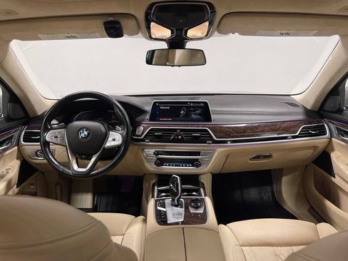 Used 2020 BMW 750i xDrive w/ Executive Package AWD/4WD image 30