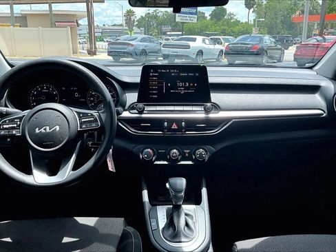 Used 2023 Kia Forte LXS w/ LXS Technology Package FWD image 5