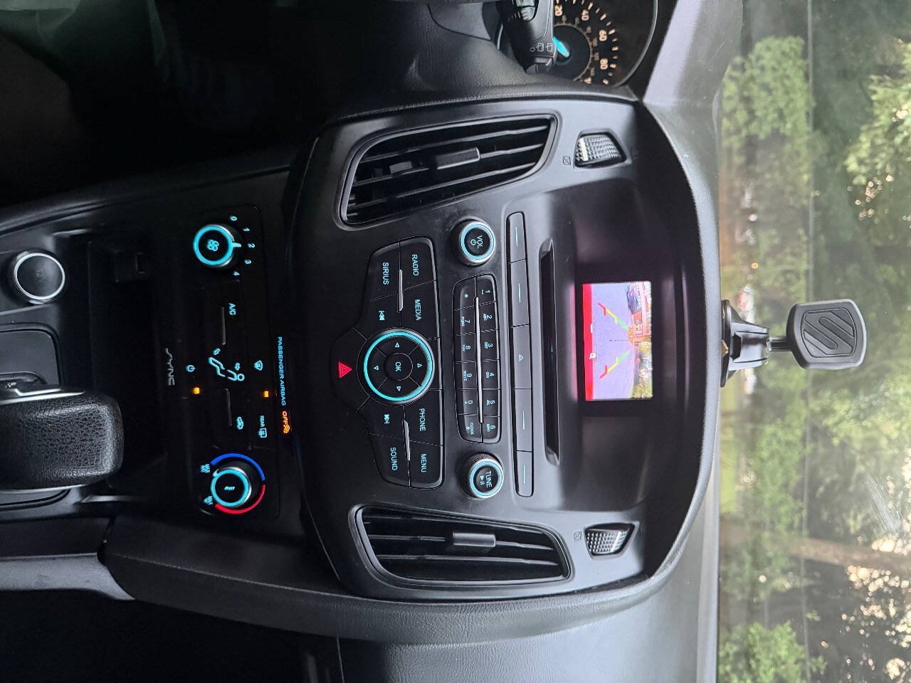 Used 2017 Ford Focus SE FWD image 25