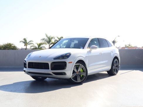 Certified 2023 Porsche Cayenne Turbo S image 1