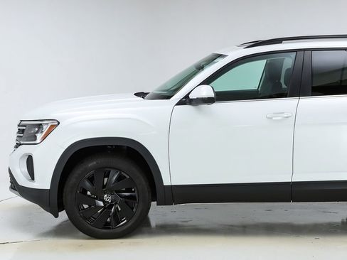 New 2026 Volkswagen Atlas SE image 3